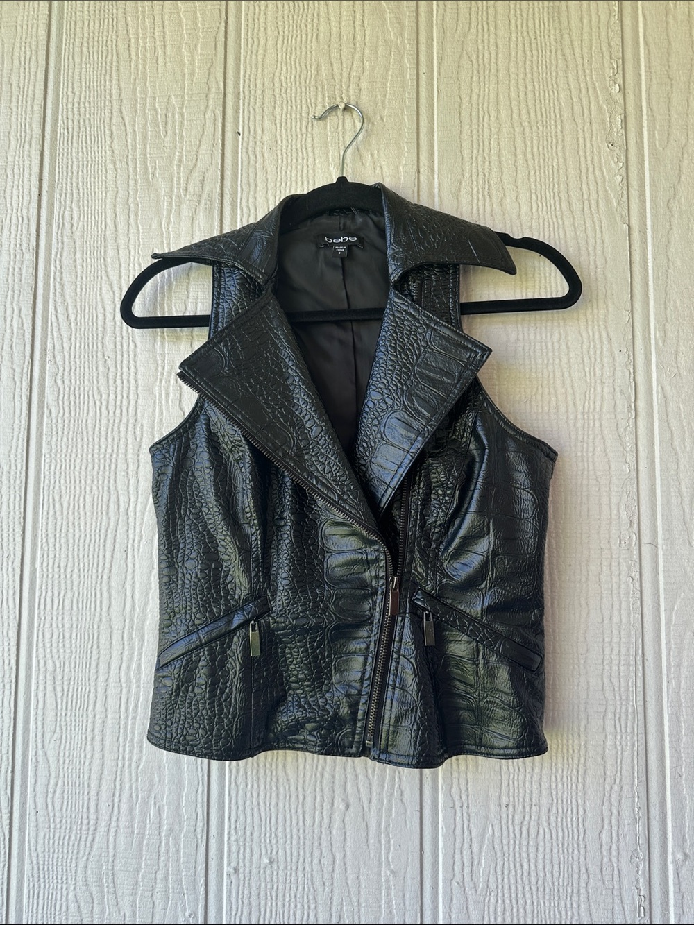 bebe Black Faux Leather Croc-Embossed Sleeveless Moto Vest